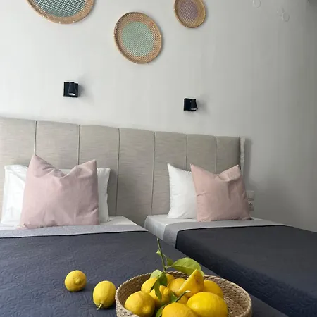 Australia * 斯基亚索斯镇